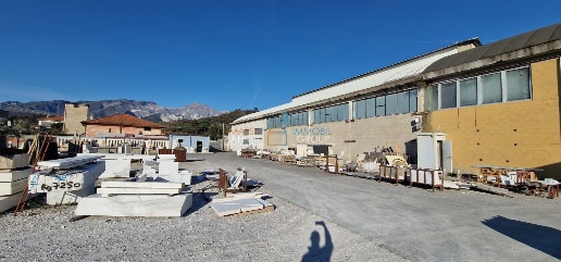 Foto Capannone industriale in Via San Colombano 31F, Massa Zona Industriale
