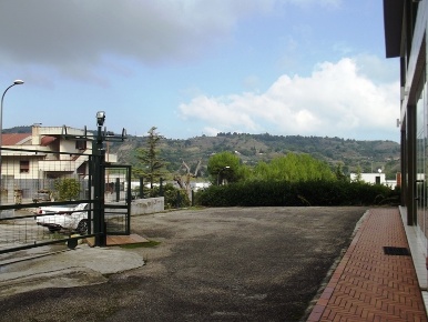 Foto Capannone industriale a Acquaviva Picena di 2050 m² con 10 locali