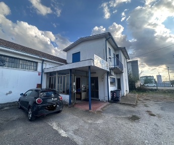 Foto Capannone industriale a Rovigo Borsea, Santa Rita di 1200 m²