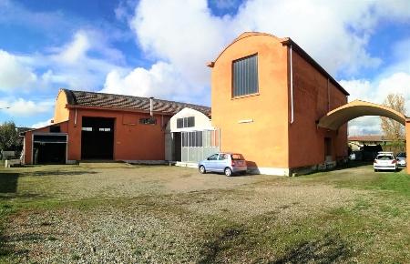 Foto Capannone industriale a Pezzana di 600 m² con 1 locali in vendita