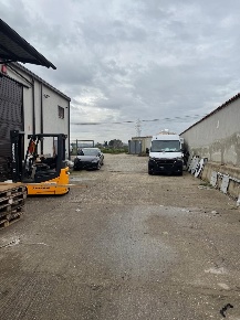 Foto Capannone industriale a Capena di 800 m² con 3 locali in vendita