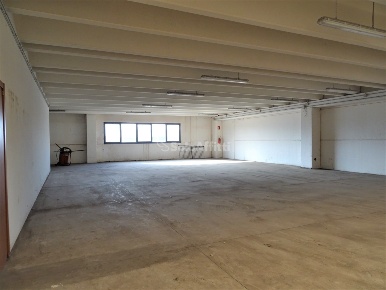 Foto Capannone industriale a Senigallia Cesano di 850 m² con 1 locali