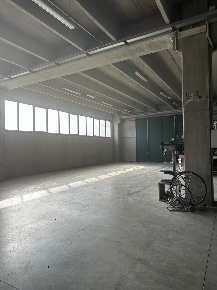Foto Capannone industriale a Castorano di 288 m² in vendita