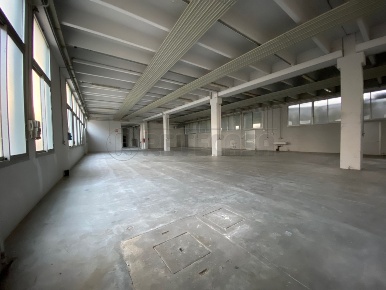 Foto Capannone industriale a Nove di 700 m² con 1 locali in affitto