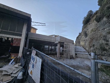Foto Capannone industriale in Via della Chiesa 1, Ventimiglia di 500 m²