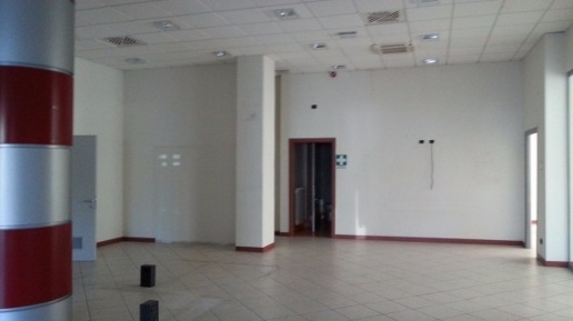 Foto Capannone industriale in Via dell'Angelo Custode, Lucca di 90 m²