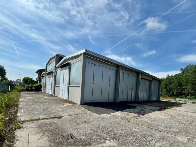 Foto Capannone industriale a Erba Centro di 1800 m² con 6 locali in vendita