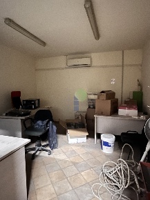 Foto Capannone industriale in Via L. da Vinci 10, Livorno Corea di 210 m²