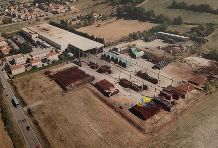 Foto Capannone industriale a Collecchio Ozzano Taro di 8014 m² con 3 locali