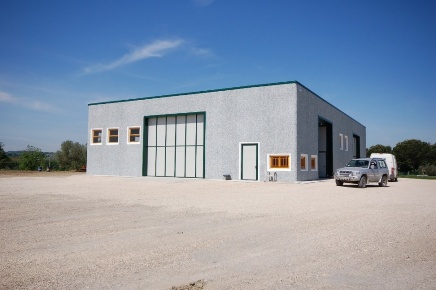 Foto Capannone industriale a Aulla di 400 m² con 4 locali in vendita