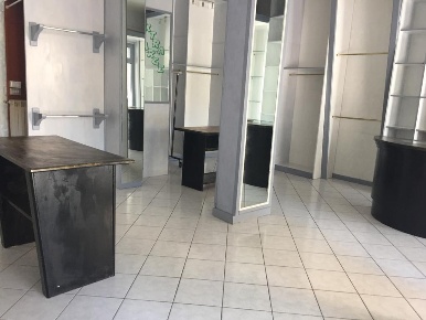 Foto Capannone industriale a Carrara di 50 m² con 1 locali in affitto
