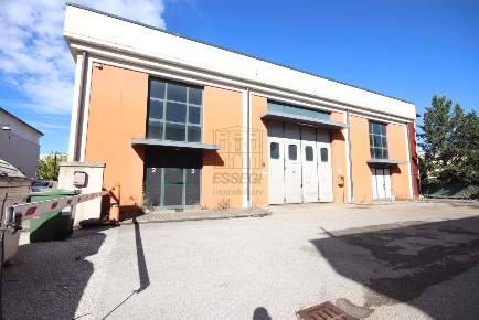 Foto Capannone industriale in Via delle Ville Prima S.Marco 36, Lucca