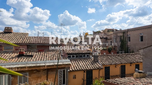 Foto Appartamento in Via Del Governo Vecchio, Roma Piazza Navona di 120 m²