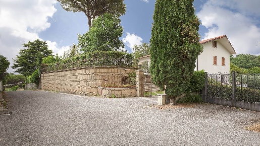 Foto Villa in Strada Roncone, Viterbo in vendita