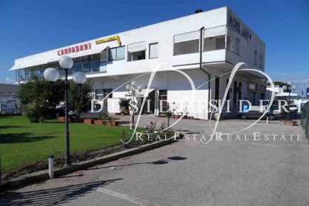 Foto Capannone industriale in Via Aurelia Nord, Grosseto di 520 m²