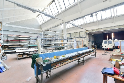 Foto Capannone industriale in VIA COMINA, Seregno Sant'Ambrogio di 370 m²