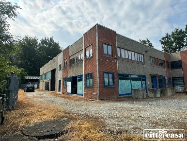 Foto Capannone industriale a Crescentino di 900 m² in vendita
