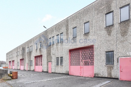 Foto Capannone industriale in VIA CESARE CANTU', Olgiate Molgora di 1896 m²