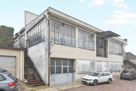 Foto Capannone industriale in VIALE MONZA, Giussano Centro di 400 m²