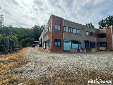 Foto Capannone industriale a Crescentino Centro di 300 m² in affitto