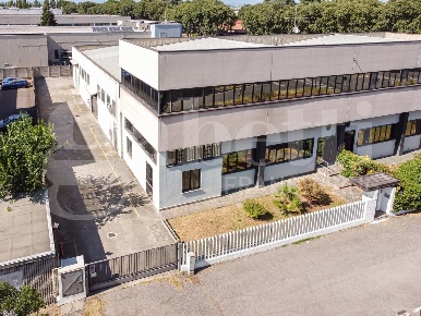 Foto Capannone industriale in brescia, Cernusco sul Naviglio di 950 m²