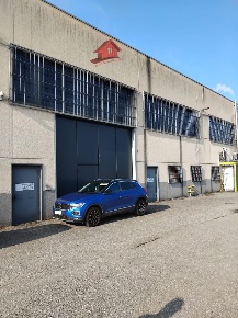 Foto Capannone industriale a Treviolo di 600 m² con 5 locali in vendita