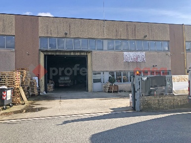 Foto Capannone industriale in Delle Robinie, Mezzomerico di 600 m²