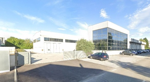 Foto Capannone industriale a Varedo di 3500 m² in vendita