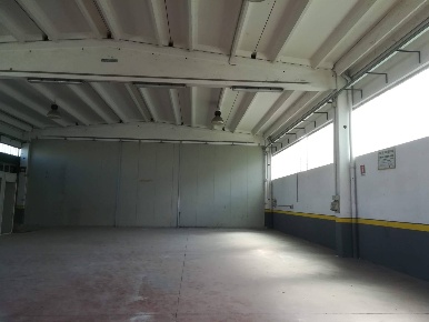 Foto Capannone industriale a Caltignaga Centro di 300 m² con 3 locali