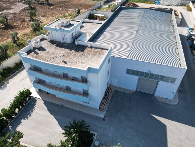 Foto Capannone industriale a Monopoli Centro di 1572 m² con 18 locali