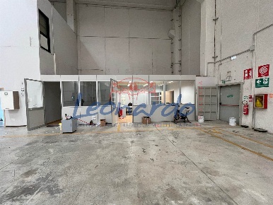 Foto Capannone industriale a Piacenza San Lazzaro di 3100 m² con 4 locali
