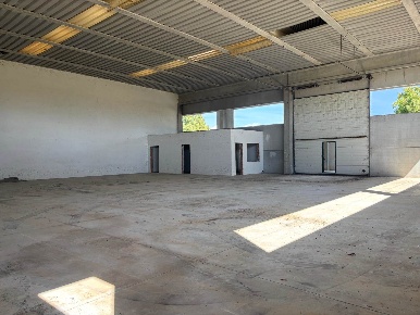 Foto Capannone industriale in Str. Colle D'Alba di Levante 111, Sabaudia