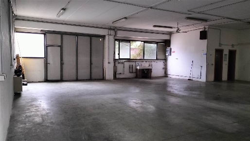 Foto Capannone industriale a Livorno Picchianti di 225 m² con 3 locali