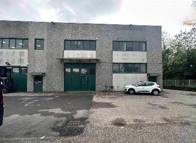 Foto Capannone industriale a Macherio di 440 m² in vendita