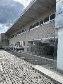 Foto Capannone industriale a Borgomanero Centro di 2700 m² con 6 locali