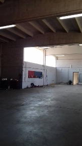 Foto Capannone industriale a Oleggio Centro di 250 m² con 2 locali