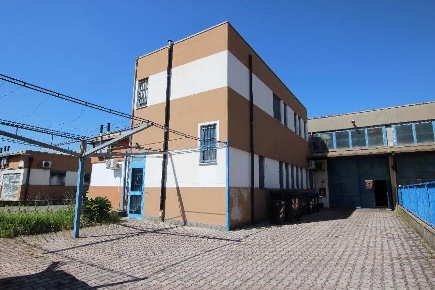 Foto Capannone industriale in via XXV Aprile 1, Calderara di Reno di 428 m²