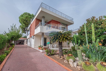 Foto Villa unifamiliare in Viale dei Lidi, Siracusa Fontane Bianche