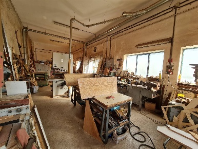 Foto Capannone industriale in Via Andrea De Luca, Salerno di 600 m²