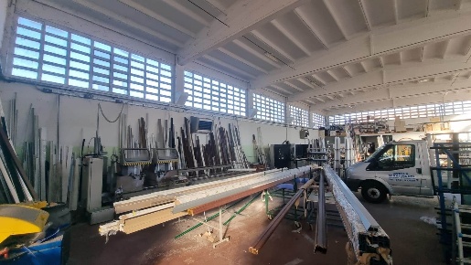 Foto Capannone industriale in Via Fornaci 17, Piscina di 1040 m² in vendita