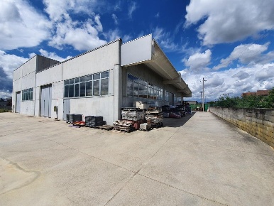 Foto Capannone industriale a Larciano San Rocco di 1600 m² con 7 locali