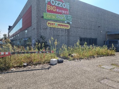 Foto Capannone industriale a Carate Brianza di 1525 m² con 2 locali