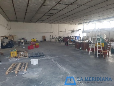 Foto Capannone industriale a Fucecchio Le Botteghe di 500 m² con 4 locali