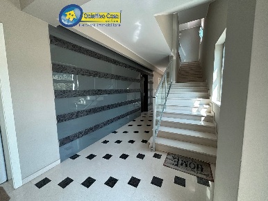 Foto Appartamento in via cesare averardi, Teramo di 100 m² con 4 locali