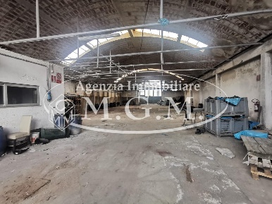 Foto Capannone industriale a Santa Croce sull'Arno Centro di 525 m²