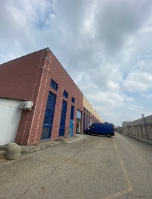 Foto Capannone industriale a Orbassano di 2700 m² con 8 locali in vendita