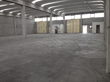 Foto Capannone industriale a Massa e Cozzile di 2500 m² in affitto