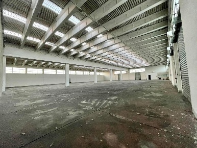 Foto Capannone industriale a Capannori Centro di 2000 m² con 1 locali