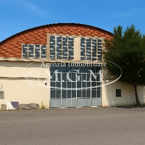 Foto Capannone industriale a Bientina Centro di 640 m² con 4 locali