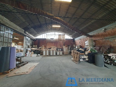 Foto Capannone industriale a Larciano di 350 m² con 2 locali in vendita